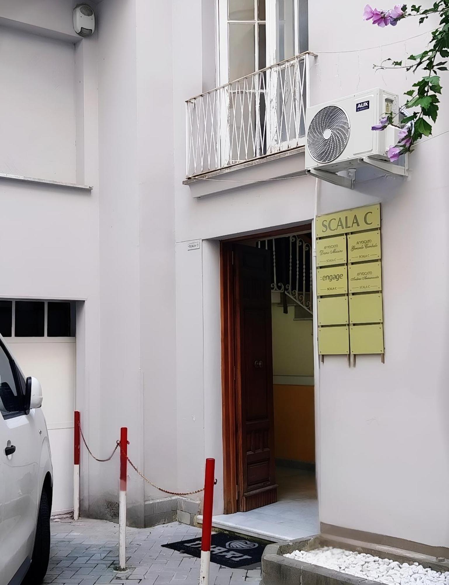 Casa Vacanza La Maison De Losyram Art 살레르노 외부 사진